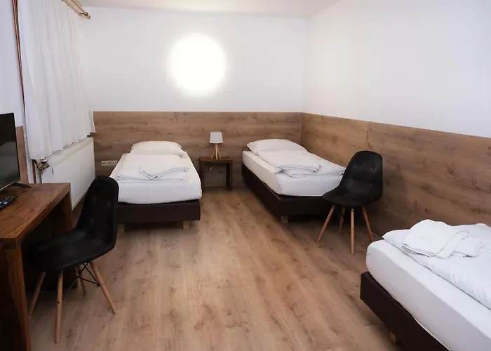 Отель Hotel Forest Fuer Firmen & Gruppen